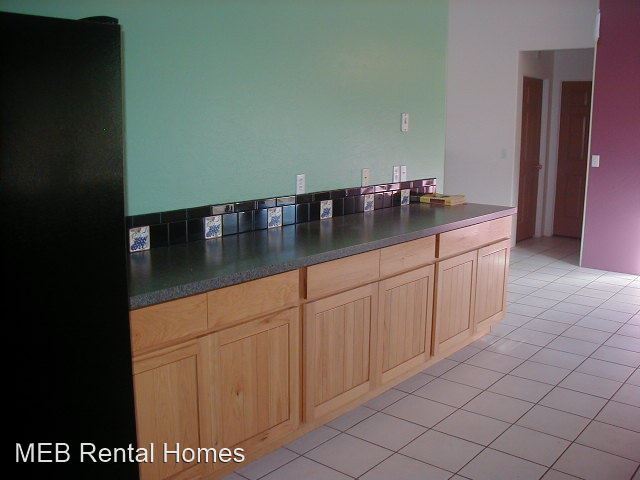 Building Photo - 3 br, 2 bath House - 2440 E. Calle Bacardi