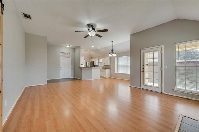 Foto del edificio - 7581 Lancelot Rd