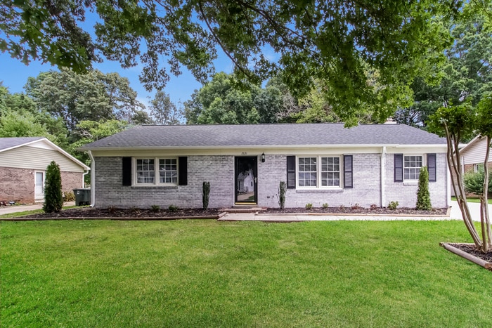 Primary Photo - 2631 Hillway Dr