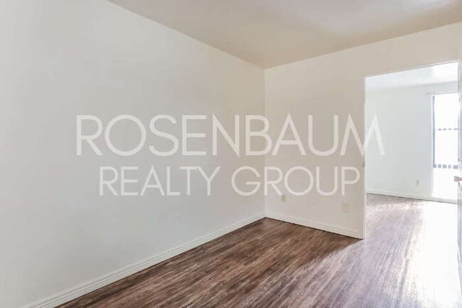 Building Photo - 770 N Dodge Blvd