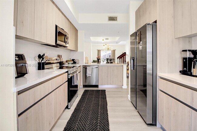 Foto del edificio - 742 NE 90th St