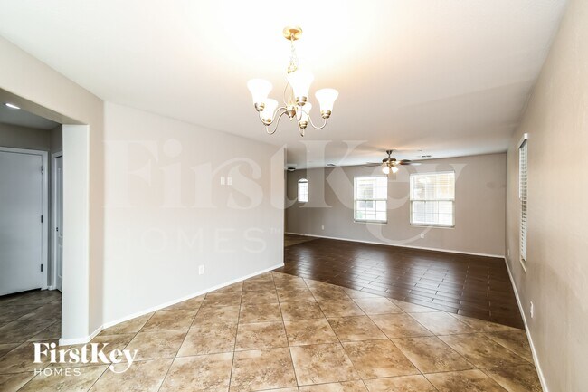 Foto del edificio - 3531 E Erie St