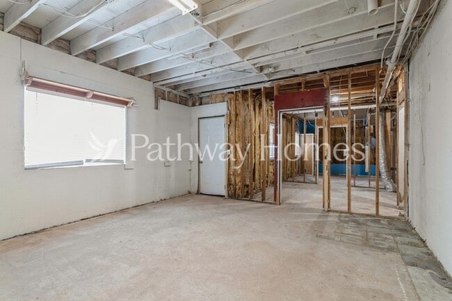 Building Photo - 5859 Crescent Ridge Ct