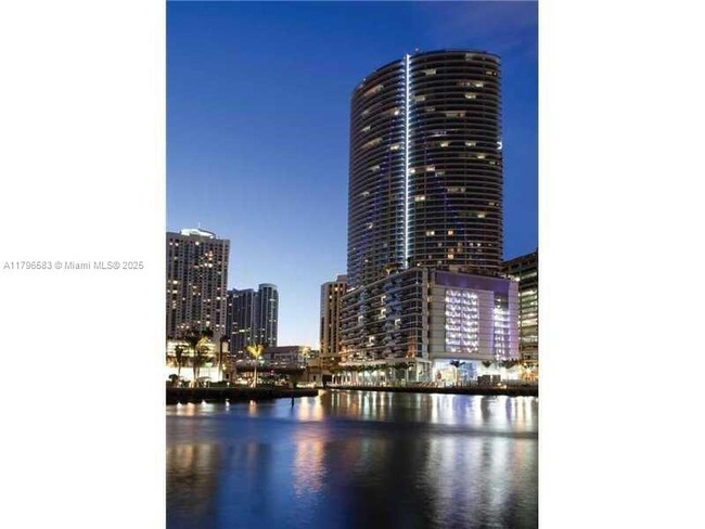Building Photo - 200 Biscayne Blvd Way