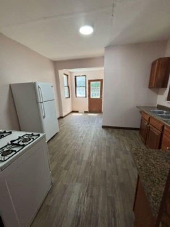 Kitchen view 2 - 308 Orange St