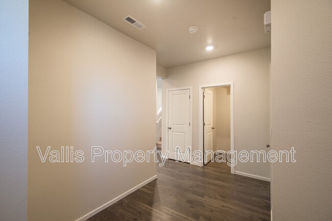 Building Photo - 4765 Milo Ave NE