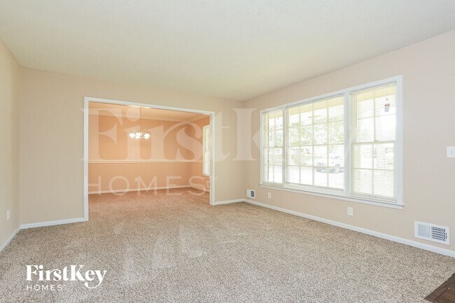 Building Photo - 1348 Yates Ave