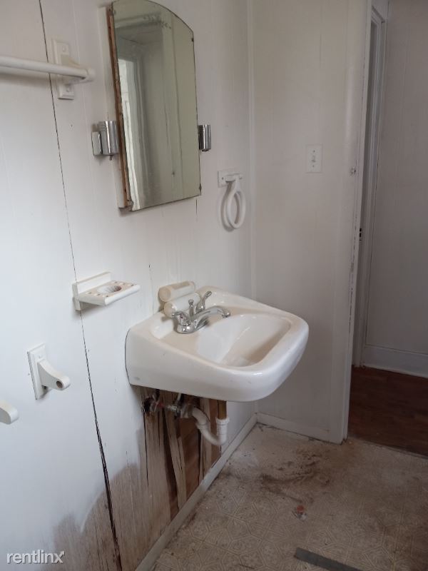 Building Photo - 2 br, 1 bath House - 804 W Pine Ave A Unit A