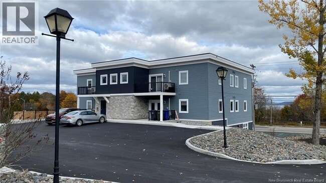 Building Photo - 227 River Valley Dr