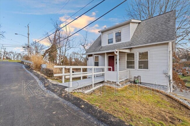 Building Photo - 1221 Prospect Ave