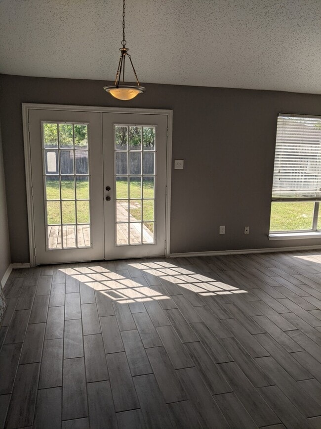 Foto del edificio - 2223 Crosscoach Ln