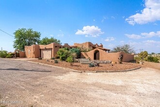 Building Photo - 3350 Longview Ln