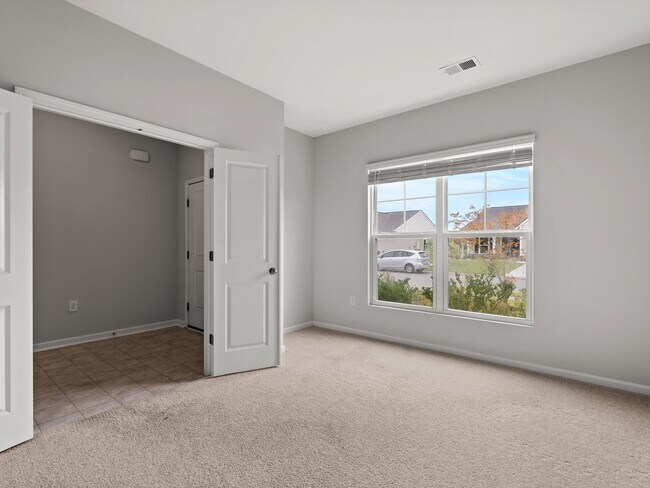 Building Photo - 3076 Ellesmere Cir