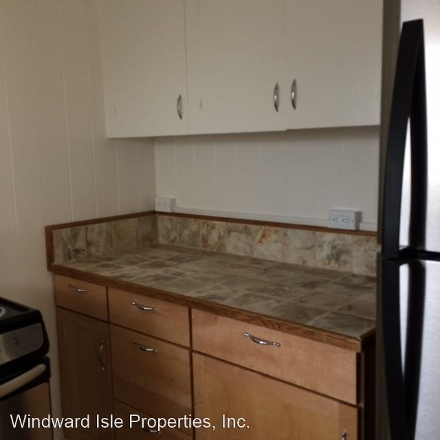Building Photo - 3 br, 1 bath House - 430 B Hualani Street
