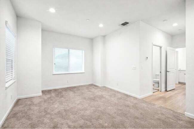 Building Photo - 5509 Malibu Palm Ct