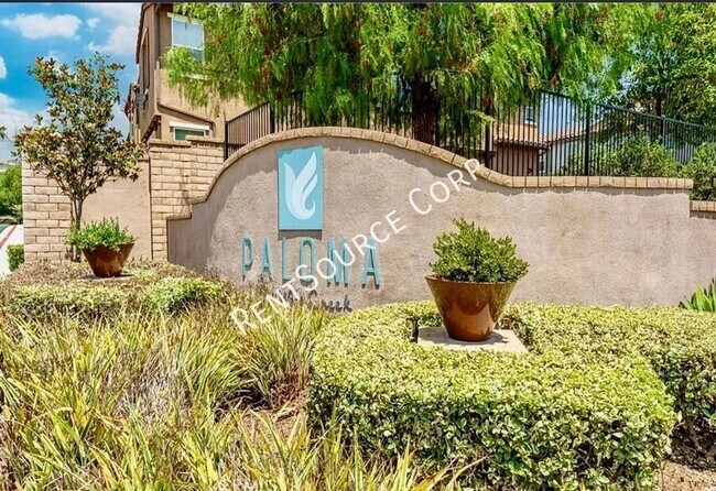 Foto del edificio - 28624 Jardineras Dr