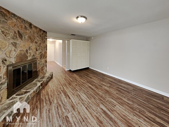 Building Photo - 4320 Walnut Bend