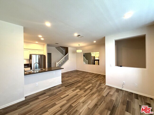 Foto del edificio - 27030 Victoria Ln