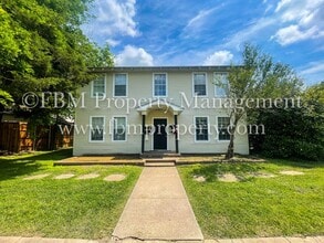 Building Photo - 409 W Brown St