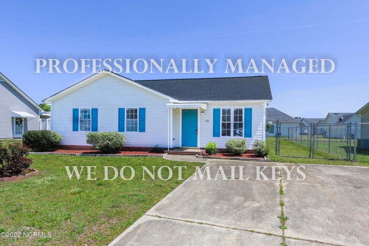 Primary Photo - 413 Sanders Dr