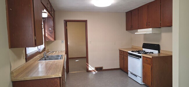 Foto del edificio - 2 bedroom Home near Mercy Hospital!!  $1095!