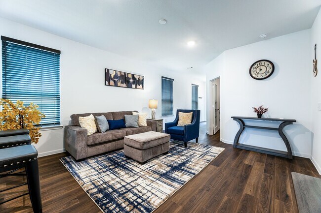 Foto del edificio - 16745 Oak Bough Dr
