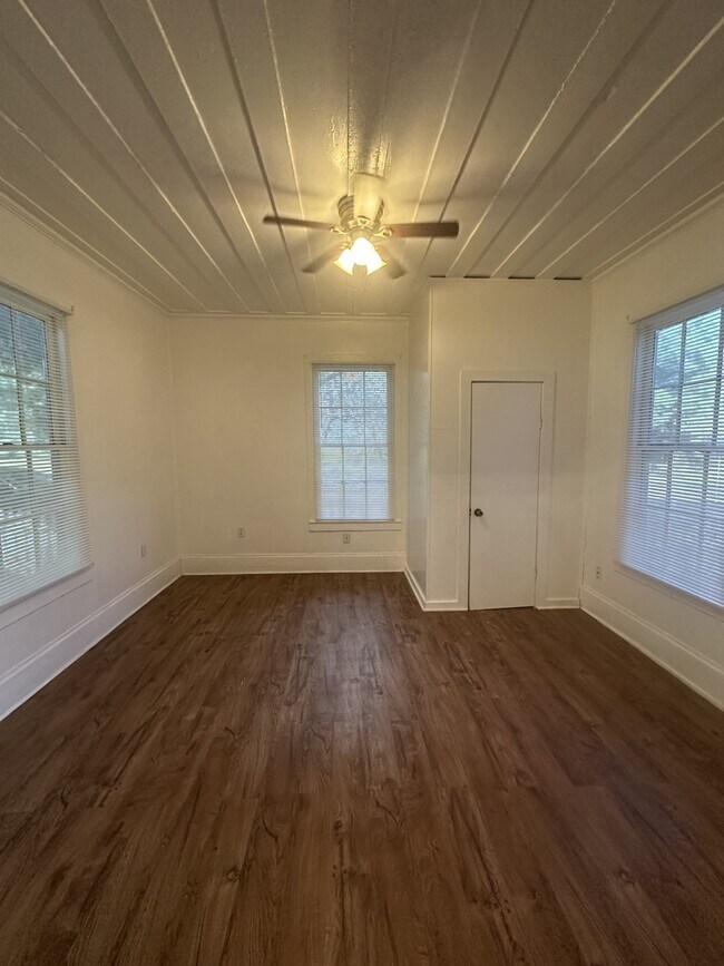 Foto del edificio - 9301 Hwy 290 W