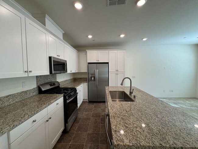 Foto del edificio - Beautiful 3Bd/2.5Ba Home in Gated Prado Co...