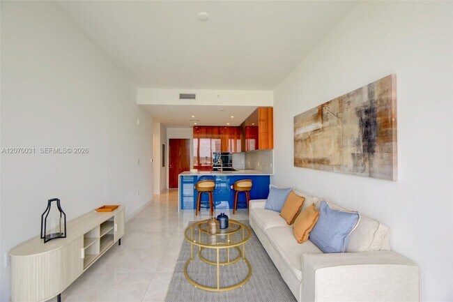 Building Photo - 2678 Tigertail Ave