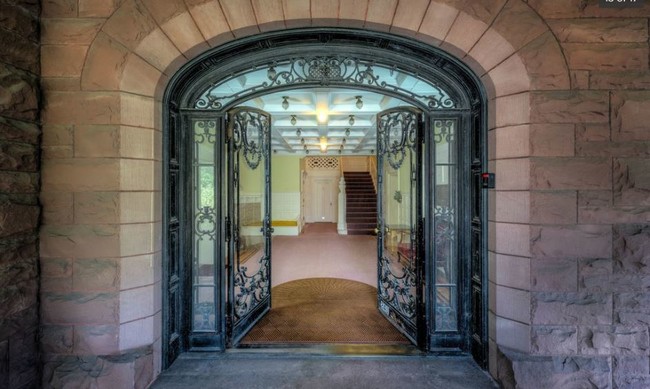 Main Entry - 241 Clinton St