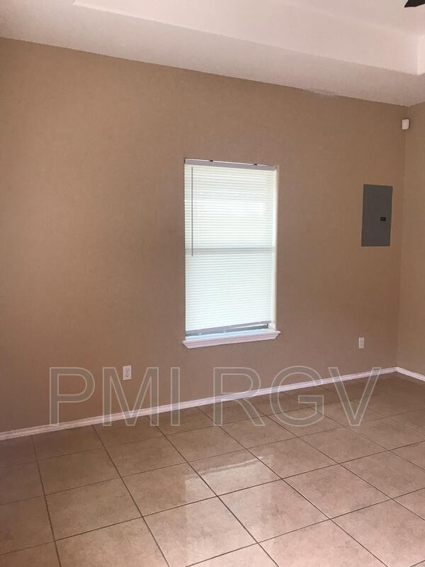 Building Photo - 2708 Primrose Ave