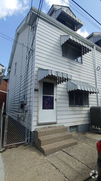 Building Photo - 165 S 16th St