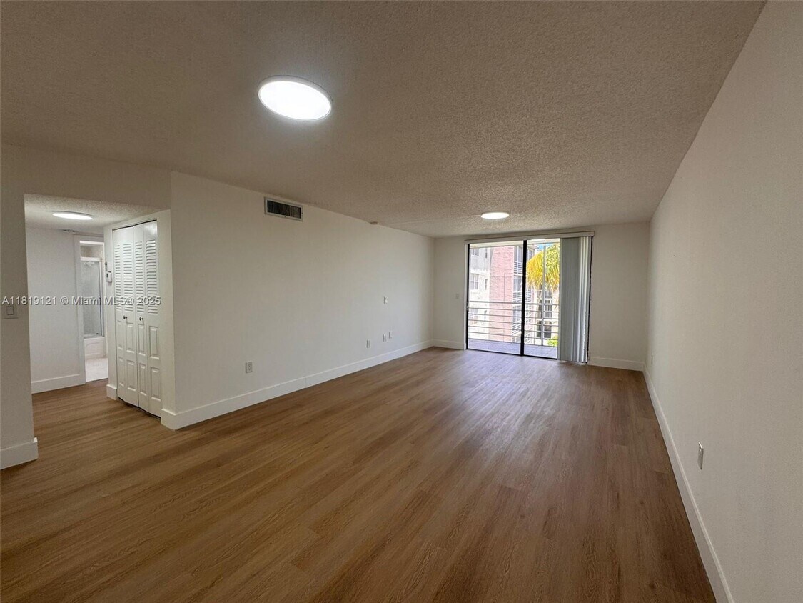 Foto principal - 1810 SW 81st Ave