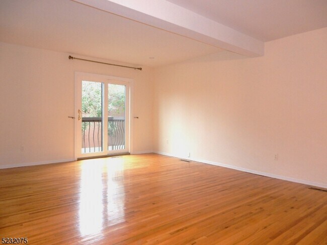 Building Photo - 59 Bennington Square