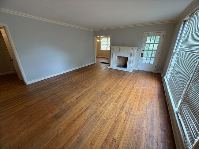 Foto del edificio - 3304 Gilmer Ave