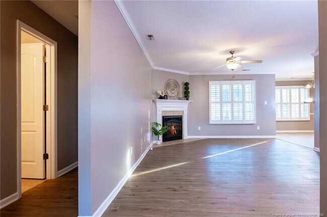 Building Photo - 700 Hogart St