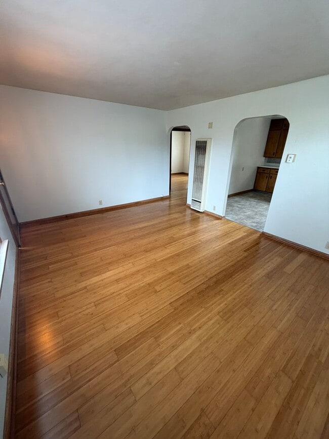 Foto del edificio - Charming 2 Bedroom on The Edge of Town!!