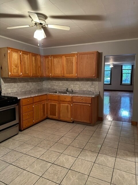 Foto del edificio - 2122 W Erie St