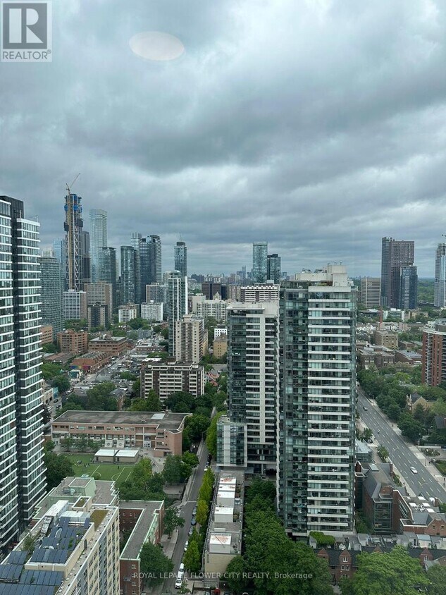 Photo principale - 308-3308 Jarvis St