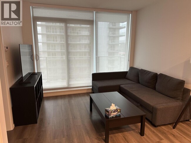 Photo du bâtiment - 3833-3833 Evergreen Pl