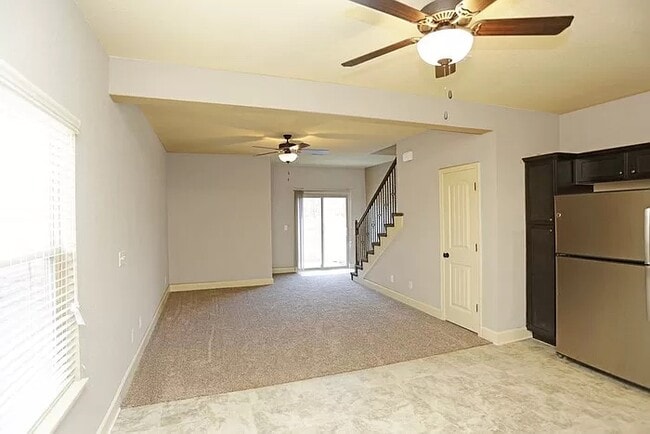 Building Photo - 2170 SW Timbertrace Ln