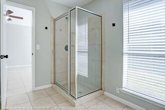 Building Photo - 5106 Spring Cir Dr