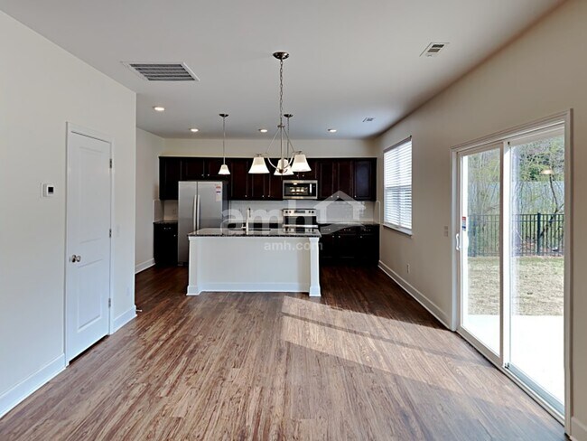 Building Photo - 3114 Esquire Dr