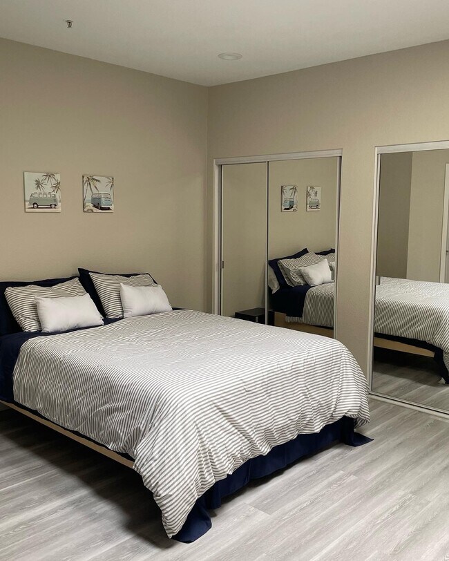 Photo - 626 Lake St Apartment