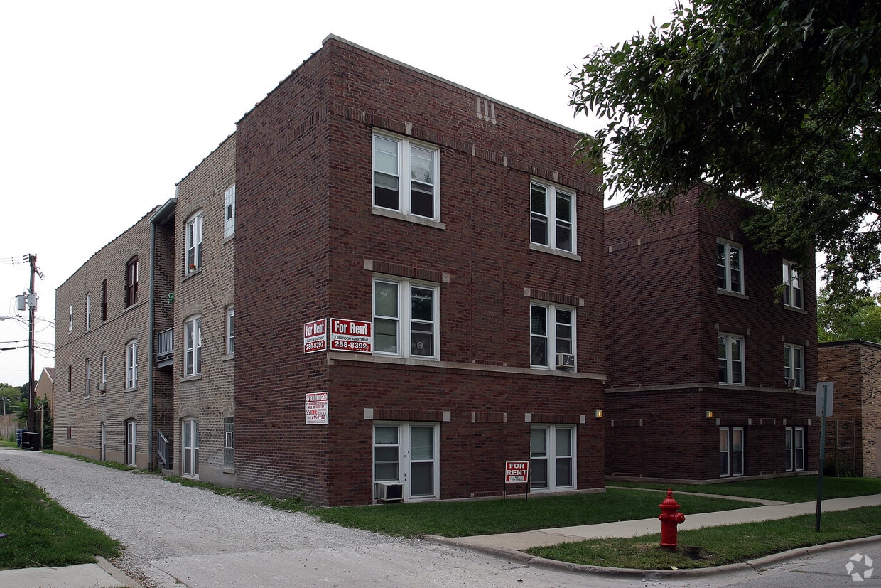 Primary Photo - 8140 White Ave