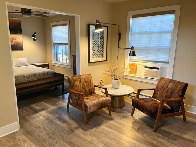 Foto del edificio - 375 Weaverville Rd