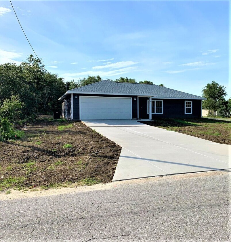Foto principal - 2022-Built 3/2/2 on Corner Lot in Ocala – ...