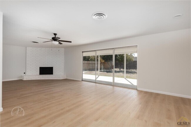 Building Photo - 6309 Nottingham Ln