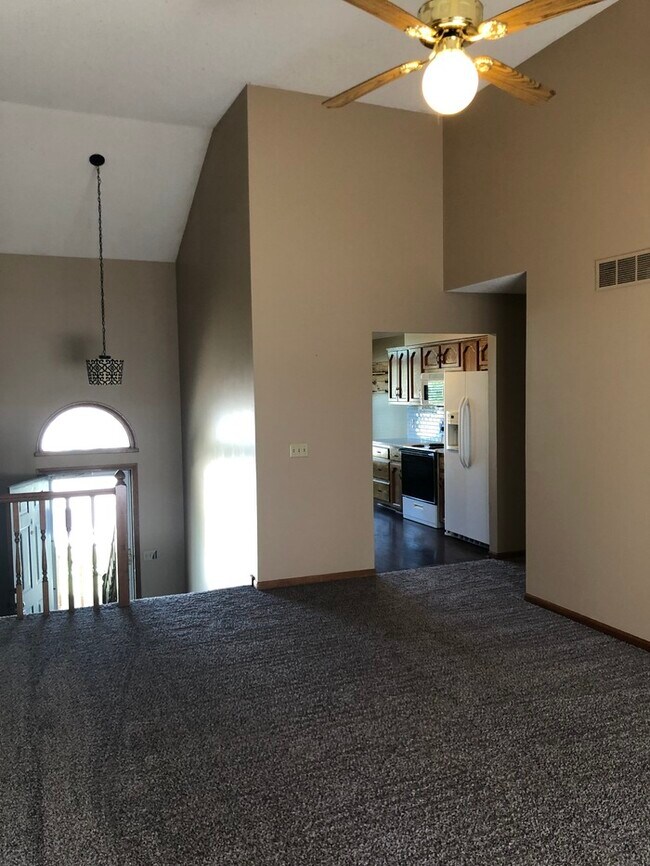 Foto del edificio - 511 E 7th St