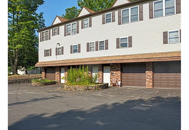 Building Photo - 30 Mansfield Dr